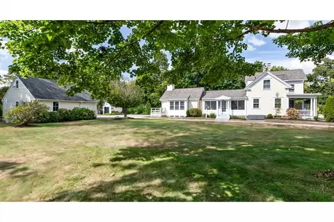152 North St, Medfield, MA 02052