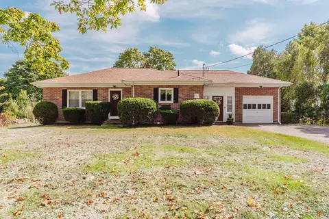 392 Market St, Swansea, MA 02777