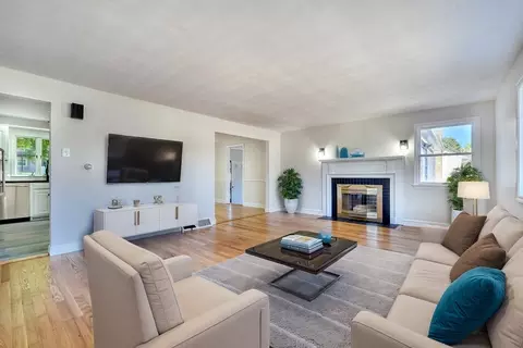 16 Shirley Ave, Methuen, MA 01844