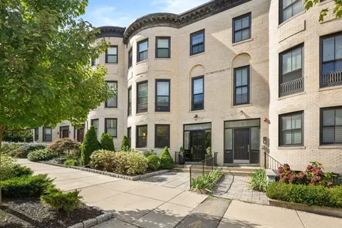 466 Park Dr #1, Boston, MA 02215