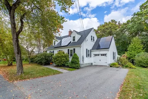51 Brooks St, Maynard, MA 01754