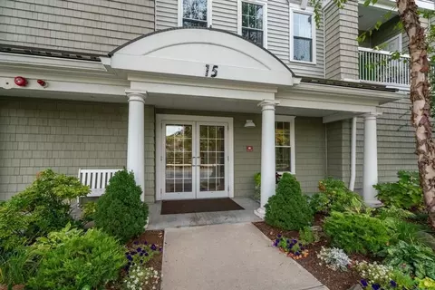 15 Morgan Dr #106, Natick, MA 01760