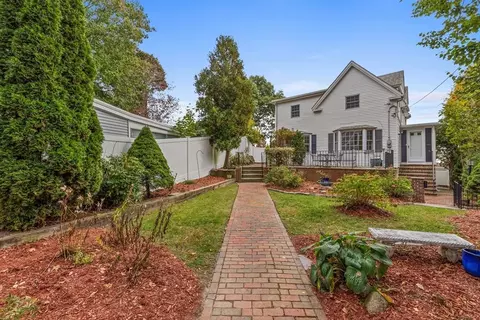 31 Overlea Ave, Saugus, MA 01906