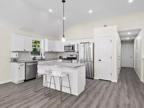 35 Chickering St, Lawrence, MA 01843 photo 2