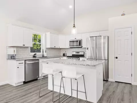 35 Chickering St, Lawrence, MA 01843 photo 1