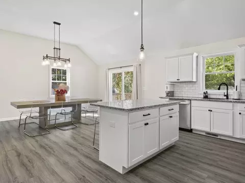 35 Chickering St, Lawrence, MA 01843 photo 9