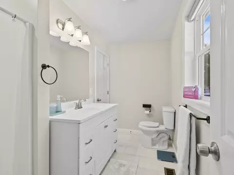 35 Chickering St, Lawrence, MA 01843 photo 23