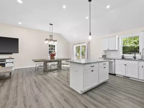 35 Chickering St, Lawrence, MA 01843 photo 8