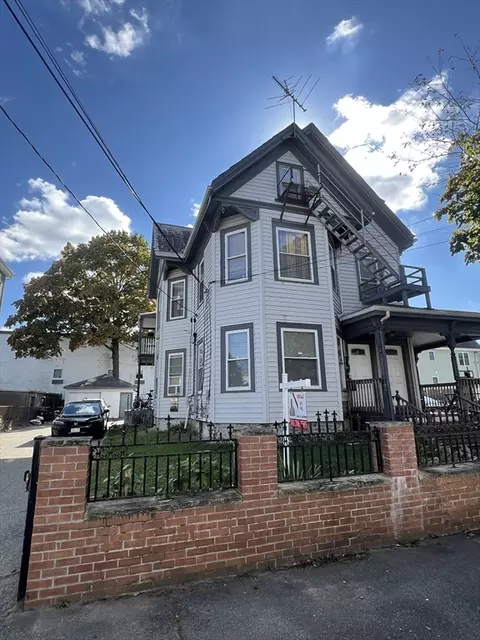 38 Harvard St, Brockton, MA 02301