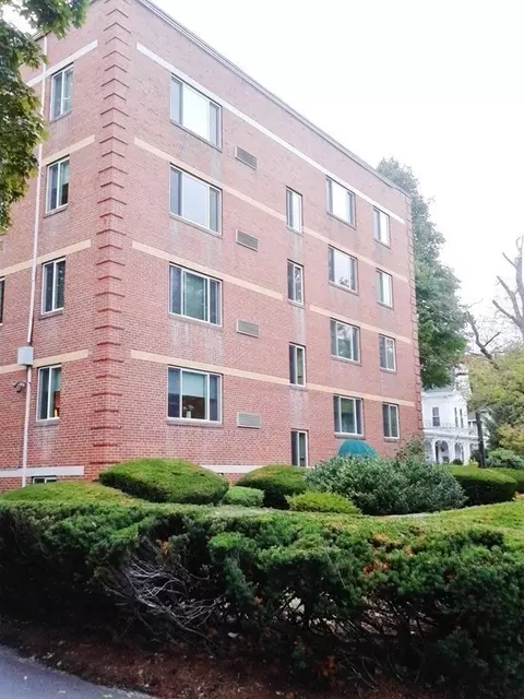125 Pleasant St #303, Arlington, MA 02476