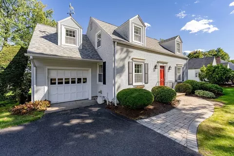 58 Pleasant St, Holyoke, MA 01040