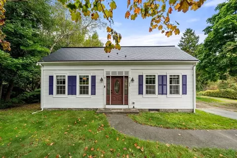 175 Plymouth St, Carver, MA 02330