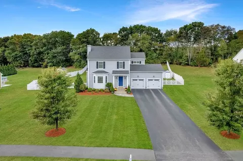 9 Sycamore Ln, Blackstone, MA 01504