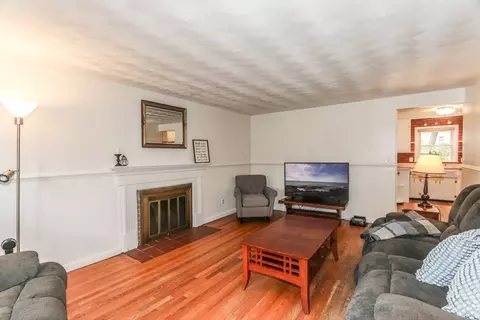 16 Irene St, Springfield, MA 01108 photo 12