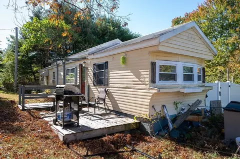 15-19 River Rd, Pepperell, MA 01463