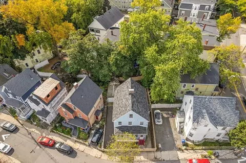 66 Round Hill St, Boston, MA 02130