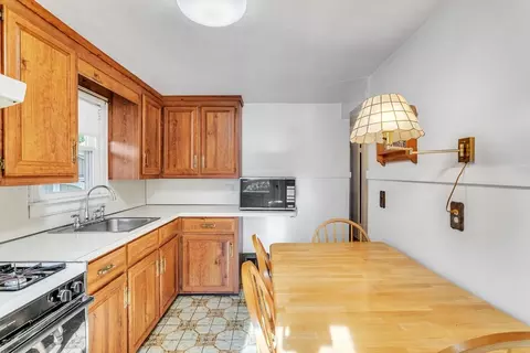144 Lang St, Springfield, MA 01104 photo 12