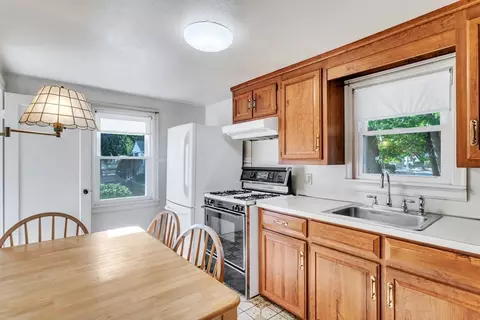 144 Lang St, Springfield, MA 01104 photo 15