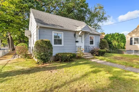 144 Lang St, Springfield, MA 01104 photo 5