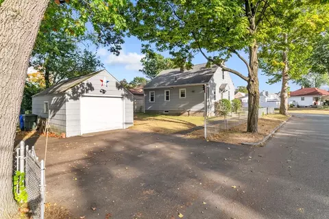 144 Lang St, Springfield, MA 01104 photo 30