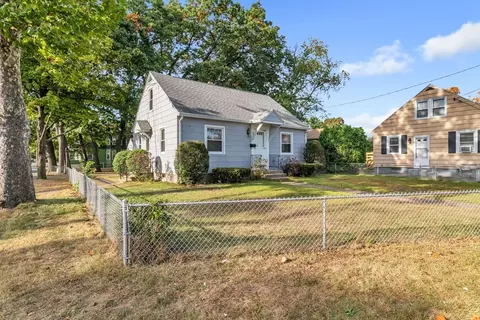 144 Lang St, Springfield, MA 01104 photo 6