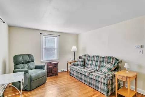 144 Lang St, Springfield, MA 01104 photo 8