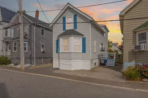 13 Beacon St, Salem, MA 01970