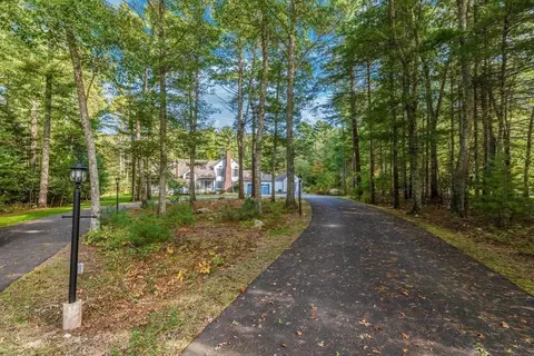 204 North St # A, Mattapoisett, MA 02739