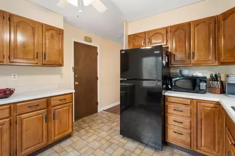 Kitchen - 121 Bailey St #E 43, Worcester, MA 01602 photo 4 of 4