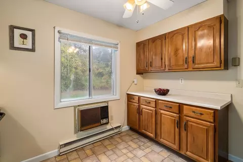 Kitchen - 121 Bailey St #E 43, Worcester, MA 01602 photo 3 of 4