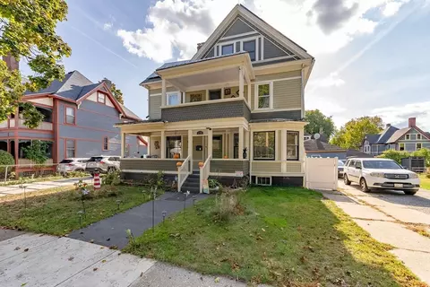 176 Florida St, Springfield, MA 01109 photo 2