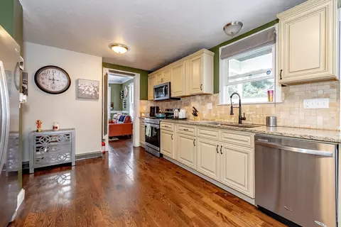 176 Florida St, Springfield, MA 01109 photo 17