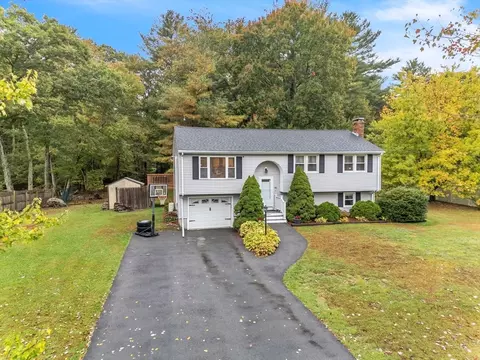 40 Ann St, Raynham, MA 02767 photo 3