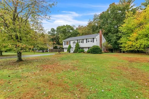 40 Ann St, Raynham, MA 02767 photo 5