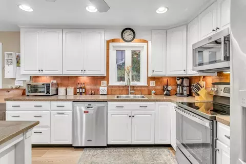 40 Ann St, Raynham, MA 02767 photo 18
