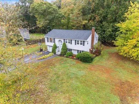 40 Ann St, Raynham, MA 02767 photo 2