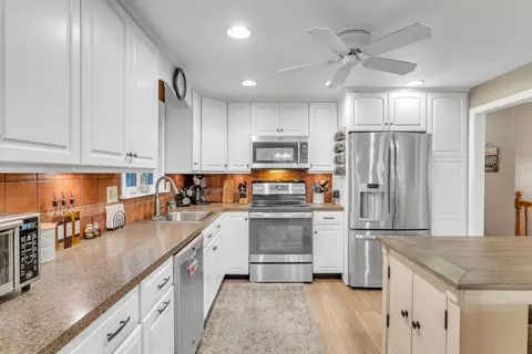 40 Ann St, Raynham, MA 02767 photo 16