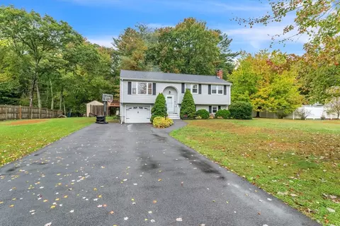 40 Ann St, Raynham, MA 02767 photo 4
