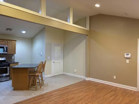 433 Bank St #4, Fall River, MA 02720 photo 3