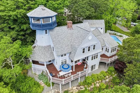 489 Main, Barnstable, MA 02632