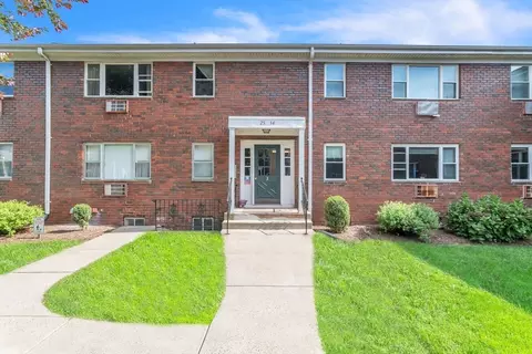 340 Regency Park Dr #26, Agawam, MA 01001