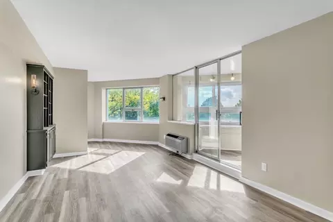 Living - 101 Mulberry St #414, Springfield, MA 01105 photo 2 of 7
