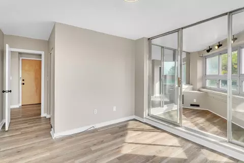 Living - 101 Mulberry St #414, Springfield, MA 01105 photo 6 of 7