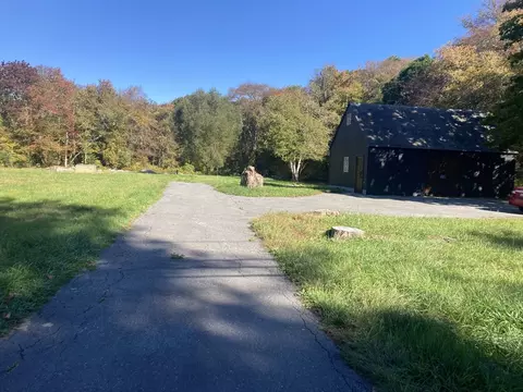 249 Slades Corner Rd, Dartmouth, MA 02748