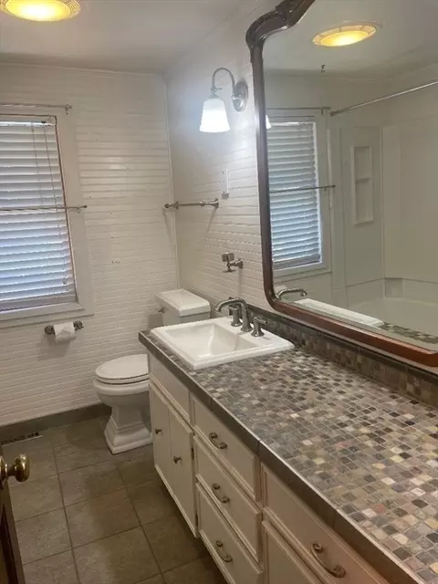 111 Clearbrook Dr, Springfield, MA 01118 photo 23