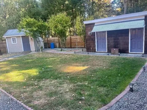 111 Clearbrook Dr, Springfield, MA 01118 photo 28