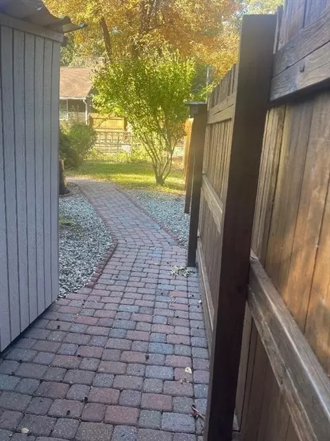 111 Clearbrook Dr, Springfield, MA 01118 photo 31