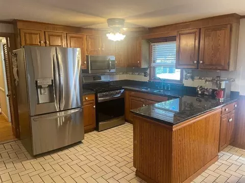 111 Clearbrook Dr, Springfield, MA 01118 photo 9