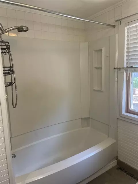 111 Clearbrook Dr, Springfield, MA 01118 photo 21