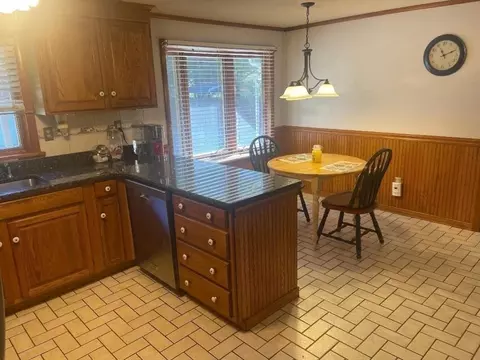 111 Clearbrook Dr, Springfield, MA 01118 photo 10